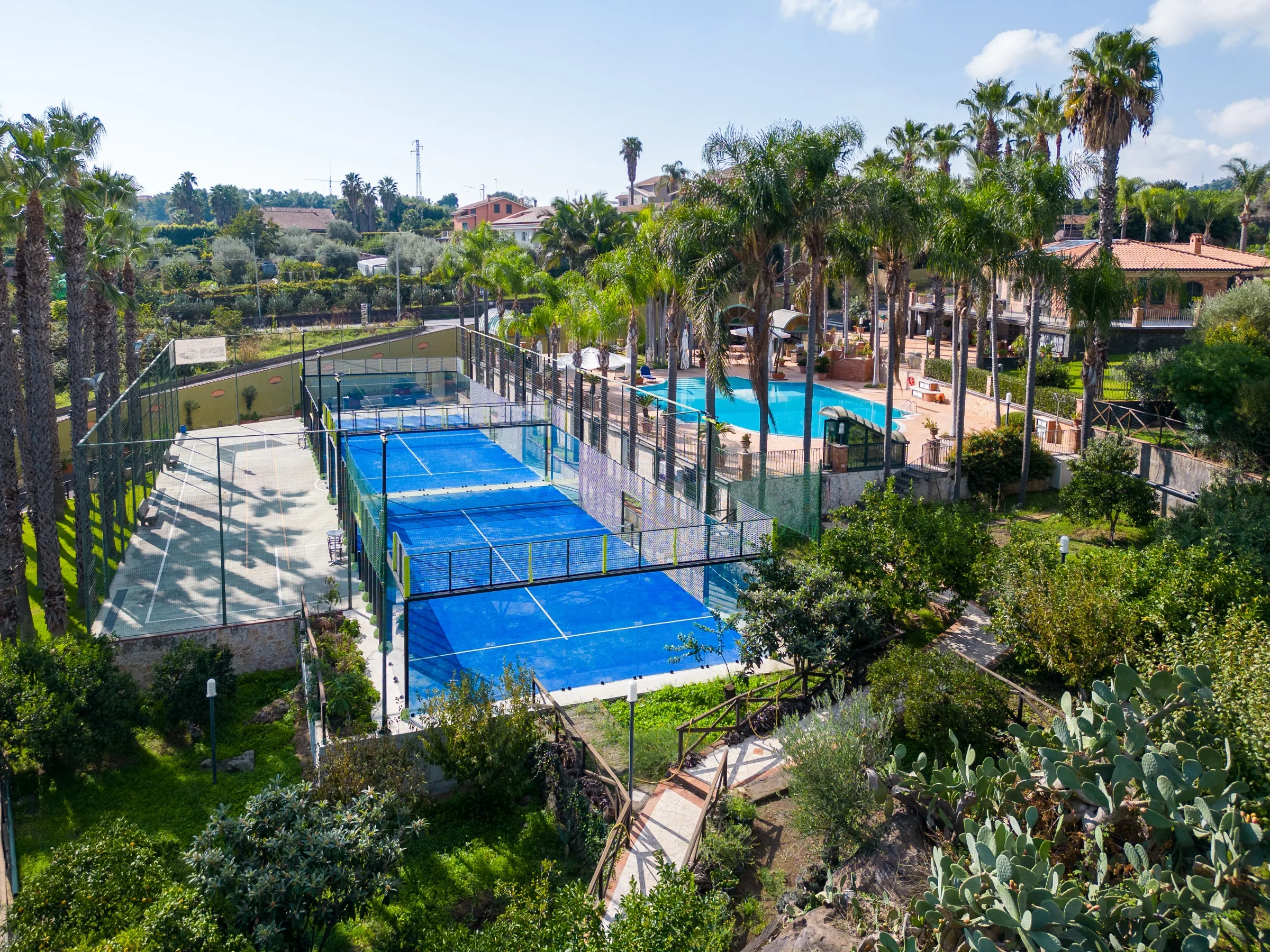 Parco di Villa Grandiosa con vista aerea sui campi