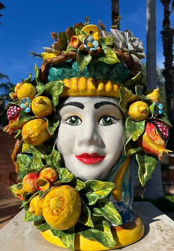 Testa di moro siciliana con limoni