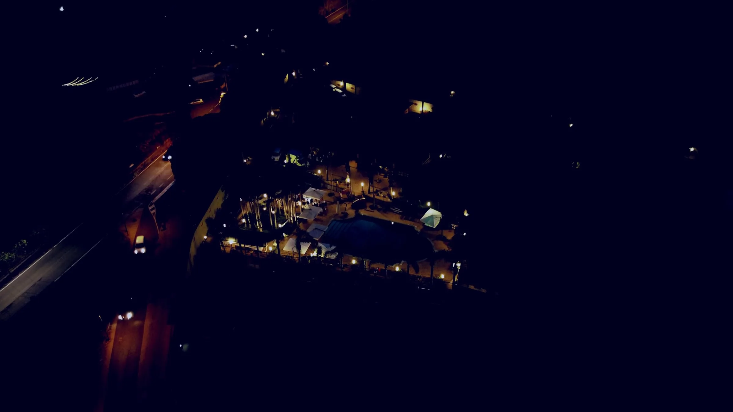 Villa Grandiosa di notte, vista drone